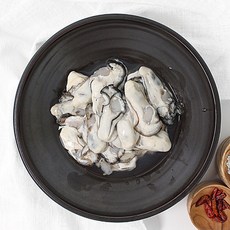 [훈이수산] 맛좋은 제철 통영 생굴1kg 굴 지퍼팩포장, 1개, 생굴1kg(대)
