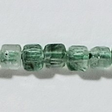 杰鴻 綠草莓正方粒寶石珠2.5MM，DIY手工串珠材料，四邊切角閃亮，兒童益智玩具, 1個, 2.5MM, 綠草莓