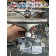 independent 因地 indy 滑板進口橋 鈦合金橋 鍛造底座 尺寸139 pu, 如圖所示, 1個