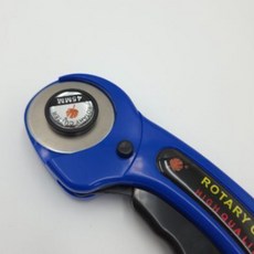 다용도 옷감 천 자르는 롤러칼 원형 재단칼, 1개, 랜덤