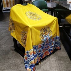 肥婆奶奶 剪個頭髮變皇帝 龍袍圍布 理髮加大圍巾 黃袍 美髮沙龍 皇上 理髮 龍袍 剪髮圍巾 剪髮圍布 生日禮物 交換, 1個, 剪髮龍袍