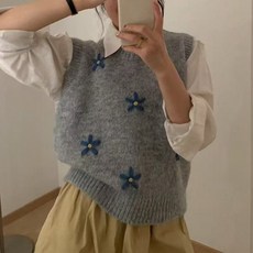 2023년 가을 겨울 대학 스타일 상의 레이어드 라운드넥 스웨터 조끼 한국 스타일 자수 작은 꽃 니트 조끼 여성용