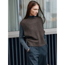 쉬즈미스 라운드넥 버튼업 니트 베스트 SSKVTO42050