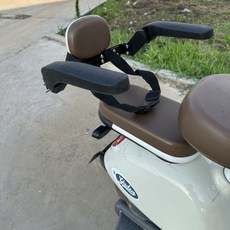 電動車後置兒童座椅扶手 可旋轉防摔摺疊