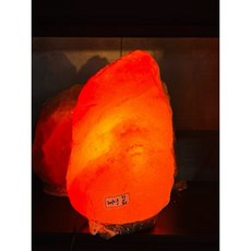 20.2公斤 帝王紅鹽燈 穩坐如山 顏色透紅, 一般開關電線