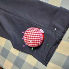 빨간 체크 원형 가봉핀 쿠션, 빠른배송, 상세페이지 참조, 1개