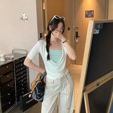 대비색 배색의 드롭 칼라 튜브탑 스타일 페이크 투피스 반소매 티셔츠 여성 여름 상의