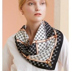 백화점 브랜드 닥스 DAKS DCSC2E021BK 실크100% 블랙 DD 체인패턴 실크 사각스카프 675580