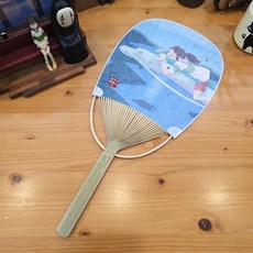일본 지브리 캐릭터 센과 치히로 가오나시 여름 선물 대나무 시원한 부채(하쿠를 타고)