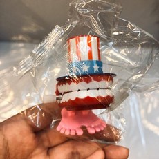 伍拾錢 發條跳跳牙齒 發條玩具 發條牙齒玩具 整人 樂趣 送禮 搞怪 搞笑, 紅色（禮帽）, 1個