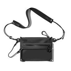 Bitplay AquaSeal 全境防水瞬扣包 登山露營專用 防水可觸控 戶外隨身側背包, 暗夜黑, 暗夜黑