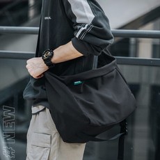 斜背包休閒男士戶外防潑水通勤韓版潮流胸包, 簡約款黑色8806