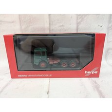 Herpa H310567-004 Roman Diesel 6X4 MAN 經典三軸曳引車 素面綠, 1個