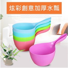 PS樂 寶寶兒童洗澡瓢 塑料水瓢 嬰兒洗頭杯 廚房勺子水勺 顏色隨機出貨, 1個