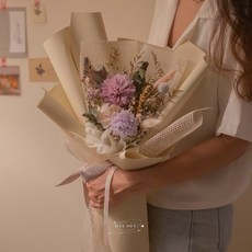 DAY OFF 康乃馨花束 母親節禮物 永生花 乾燥花 韓式花束 不凋花 禮盒 滿天星 花禮, 芋頭牛奶, 1個