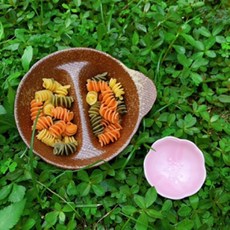 YCY 日本製 美濃燒輕量雙格盤 單柄陶瓷分格餐盤 輕巧好握 分隔設計, 1個, 深咖啡色