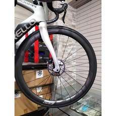 zipp 303 Firecrest 碟煞輪組【坤騰國際】輕量化高性能公路車輪組