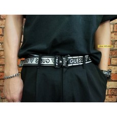 Guess 滿版串標Logo 鐵扣 帆布皮帶