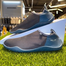 [밸롭] NC13밸롭 공용 갑피부터 바닥까지 완벽한 배수력과 신은듯 안 신은 듯한 경량화 된 아쿠아슈즈 물놀이신 블럭 BA02010129 BK