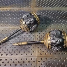 기사 군인 생긴 사자 머리 패턴 망치 해골 수지 액션 피규어 인형, 3. SkullA, A. two Hammer