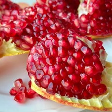 [직수입프리미엄] 영양과즙가득 신선한 고당도 석류, 1개, 꼼꼼선별 중과 1kg (3과 내외)