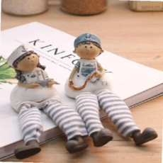 인테리어인형 앉은인형 선반장식품 2종 보이 선반인형 마린 앉아있는인형 인형소품 앉은, 본상품