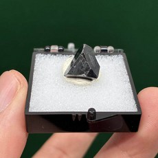 광물 표본 상자 A14B 1PCS 100 천연 자철석 돌과 크리스탈 치유 석영 보석 교육 크기 353535mm, 옵션01) R