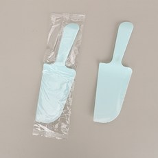 巧緻烘焙網 生日蛋糕刀 獨立包裝 彩色塑膠蛋糕刀 一次性蛋糕刀 彩色蛋糕刀 鋸齒蛋糕刀 蛋糕托刀 ，三角蛋糕刀, 淺綠(單支), 1個