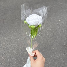 [개별포장]시들지 않는 뜨개 꽃다발 한송이 졸업식 입학식 기념일 선물 어버이날 선물, 1개, 화이트 동그란 장미