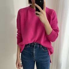 KnitNJean 女款寬鬆版側開衩不對稱拉克蘭袖克麗絲圓領針織衫