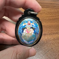 龍普滿 2566 鳳凰自身 泰國佛牌, 1個