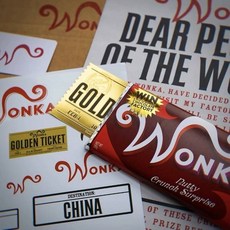新品熱銷 查理和巧克力工廠金獎券同款威利旺卡巧克力券幸運金券, 1個, 金獎券+紅色包裝紙+巧克力+海報+錫紙