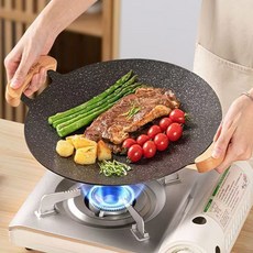 烤盤 加寬 電烤盤 韓式烤盤 卡式爐鑄鐵烤盤 麥飯石烤盤 戶外露營不沾烤盤 燒烤盤 烤肉盤 鑄鐵烤盤 無煙電, 1個, 麥飯石烤盤【38cm】帶木柄