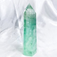 мσσи_нασ ᙏ̤̫͚ 紅93 螢石柱 透 帶彩虹光 大片星空光 絲質 綠螢石 透明螢石, 1個