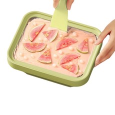 식품 등급 304 스테인리스 스틸로 제작된 대형 요구르트 제조기입니다. 두 개의 주걱은 색상이 제각기 다릅니다., 녹색