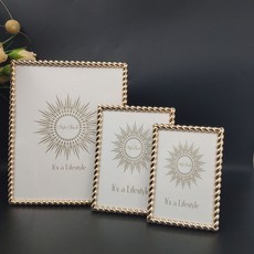 《小日子家居館》簡約金屬相框 歐式 輕奢, 1個, 8*10寸,淺金色繩紋擺臺相框