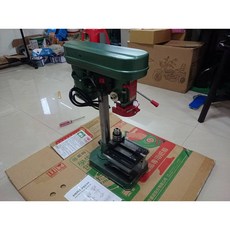 台灣品牌小綠桌上型鑽床, 1個, 鑽床+虎鉗+不繡鋼螺絲組4組
