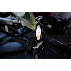 Takeway 黑隼 後照鏡版 手機架 雙磁浮減震 朝幸機車行, 黑色, 黑隼Z手機座-雙磁浮