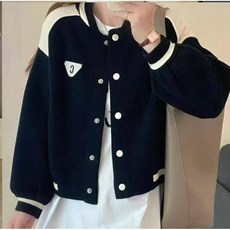 配色棒球風外套 #4906，厚實水貂絨，黑白經典百搭，男女皆宜