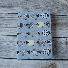 【羊咩咩】手作可調式布書衣 書套 手帳 筆記本 小說適用, 1個