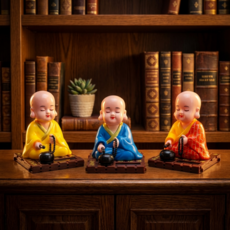 [신비로운 전통] 목탁 치는 동자승 3종 세트 태양열 차량용 피규어 인테리어 오브제 집들이 선물, 1세트, 노랑+빨강+파랑