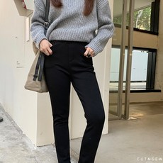 CUTNSEW 厚磅刷毛窄管內搭褲，柔軟親膚，鬆緊腰身，顯瘦黑褲，加絨保暖，秋冬必備