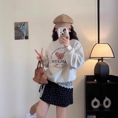 秋冬新款百搭卡通美式小熊寬鬆圓領無帽衛衣女加絨加厚保暖上衣女