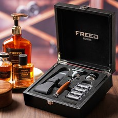 FREED 五刀式刮鬍刀尊爵四件組禮盒 - 仿胡桃木, 1套, 不需要刻字