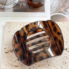 Fee 琥珀色透明高級感鯊魚夾 半圓形盤髮大抓夾