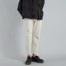 男款素色修身錐形9分牛仔褲 奶油白