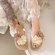 MIROSE 블로썸 플립플랍 샌들 휴양지 바캉스 데일리룩 코사지 라탄 샌들 슬리퍼