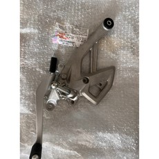 YAMAHA 山葉 MTN155 V2.0 右腳踏總成 MT15 BKJ-F7404-00