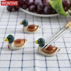 1/2/3PC 귀여운 도자기 오리 모양 세라믹 품격있는 젓가락 홀더 스탠드 감성적인 선반 매혹적인 숟가락 정교한 포크 랙 나머지 Flatware 219343, 2pcs