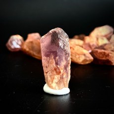 馬達加斯加 紫影山 紫晶原礦 高能量 冥想 骨幹 50g小約2-4cm 7顆左右 紫晶 原礦碎石 稀有, 1個